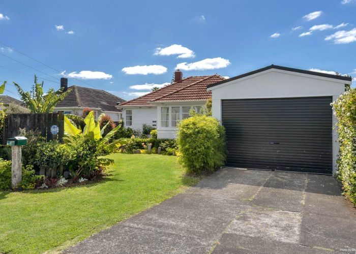  at 10 Benghazi Road, Panmure, Auckland