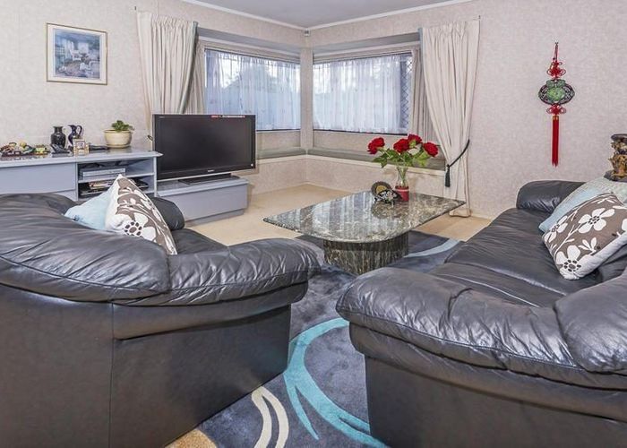  at 16 Headcorn Place, Botany Downs, Manukau City, Auckland