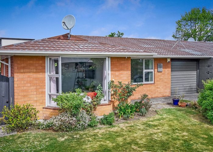  at 2/296B Wairakei Road, Bryndwr, Christchurch