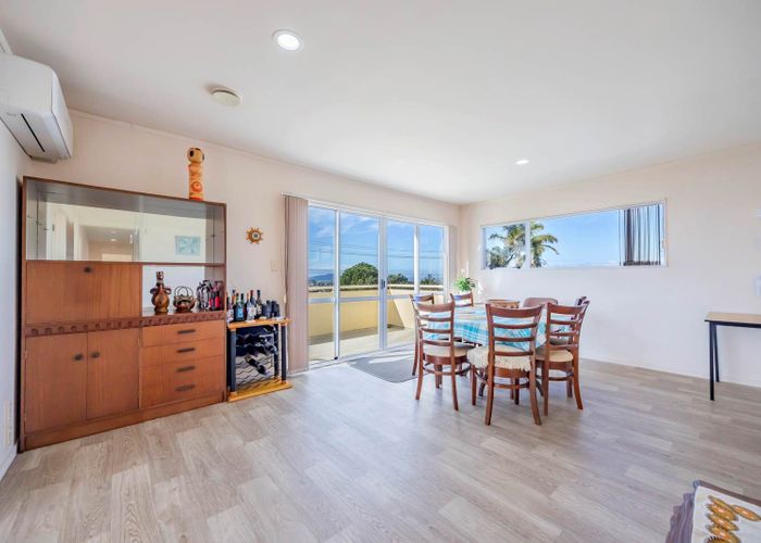  at 90 Sunset Road, Unsworth Heights, Auckland