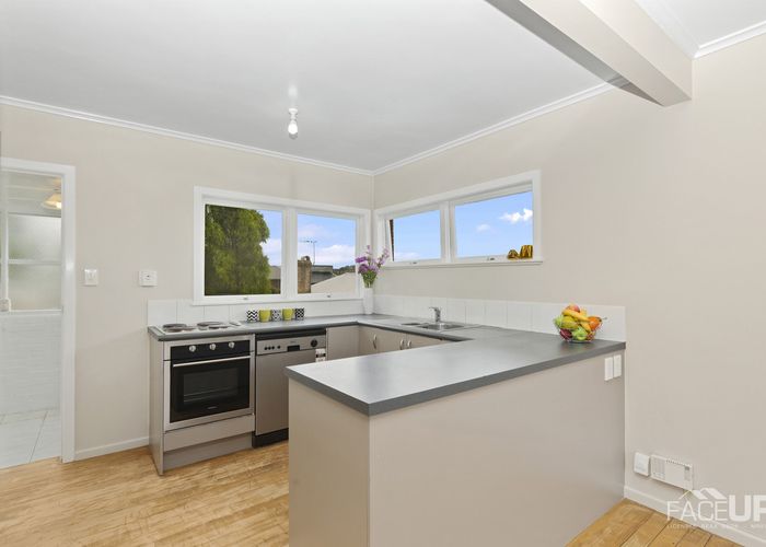  at 2/6 Corunna Road, Milford, Auckland