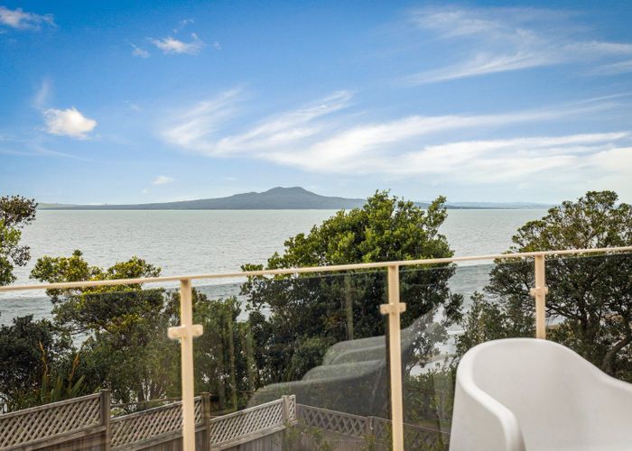  at 45C Hyde Road, Rothesay Bay, Auckland