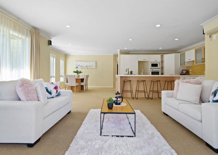  at 200 The Oaks Drive, Leamington, Cambridge