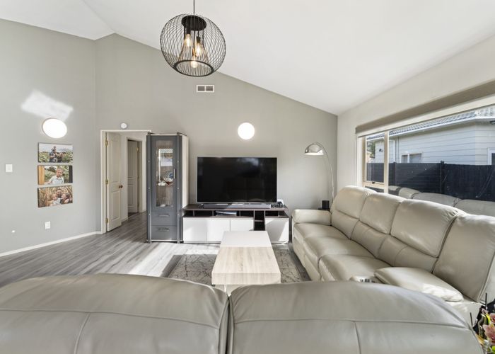  at 75 Kamara Road, Glen Eden, Waitakere City, Auckland