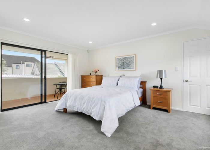  at 2/25 Campbell Road, One Tree Hill, Auckland