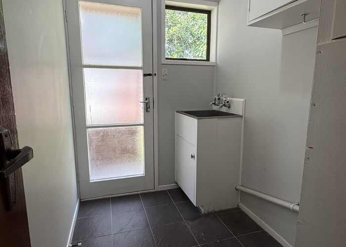  at 14B Ti Nana Crescent, Henderson, Waitakere City, Auckland