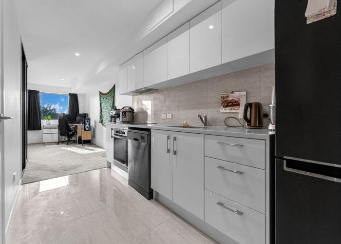  at 111/8 Gray Avenue, Mangere East, Manukau City, Auckland