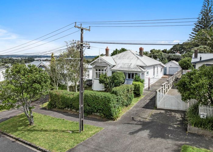  at 18 Henry Street, Avondale, Auckland City, Auckland