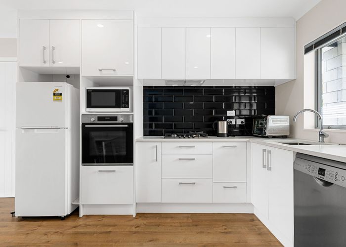  at 2/7 Rutherford Street, Chedworth Park, Hamilton, Waikato