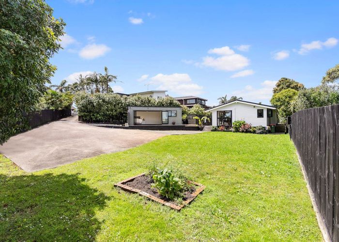  at 1A Cliff Road, Torbay, North Shore City, Auckland