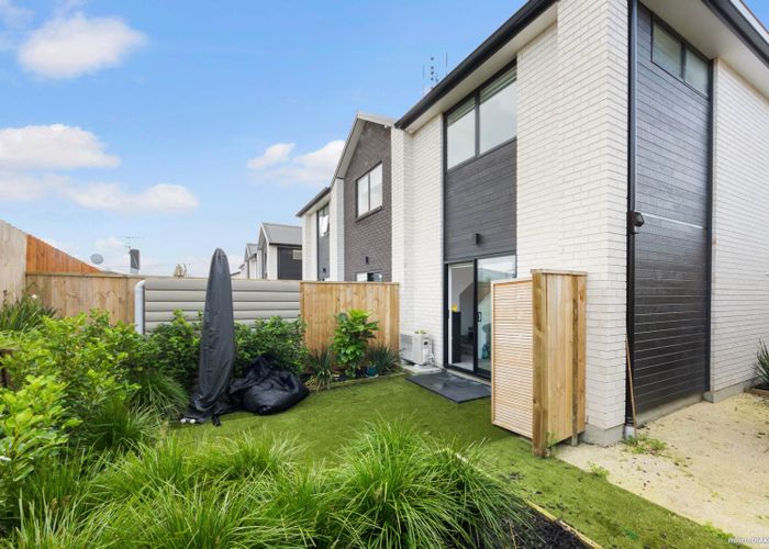 at 9/45 Vera Road, Te Atatu South, Auckland