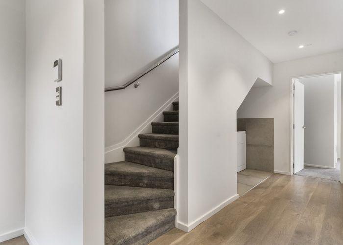  at 25 Meritage Lane, Te Atatu South, Waitakere City, Auckland