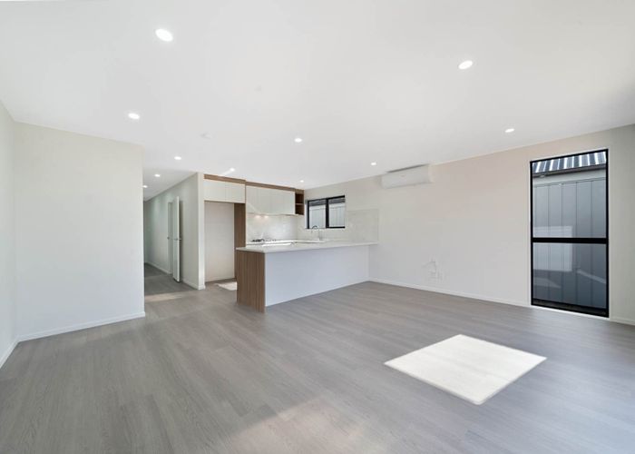  at 52 Horokaka Street, Massey, Waitakere City, Auckland