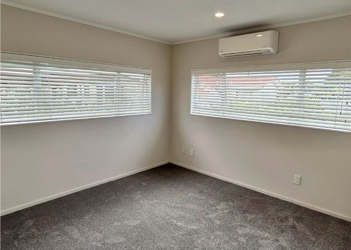  at 15a Camrose Place, Glenfield, North Shore City, Auckland