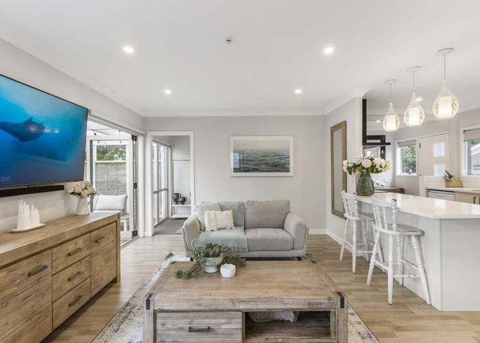  at 26 Mirrabooka Avenue, Botany Downs, Auckland