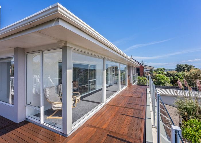  at 8 Ara Kuaka, Waikanae Beach, Kapiti Coast, Wellington