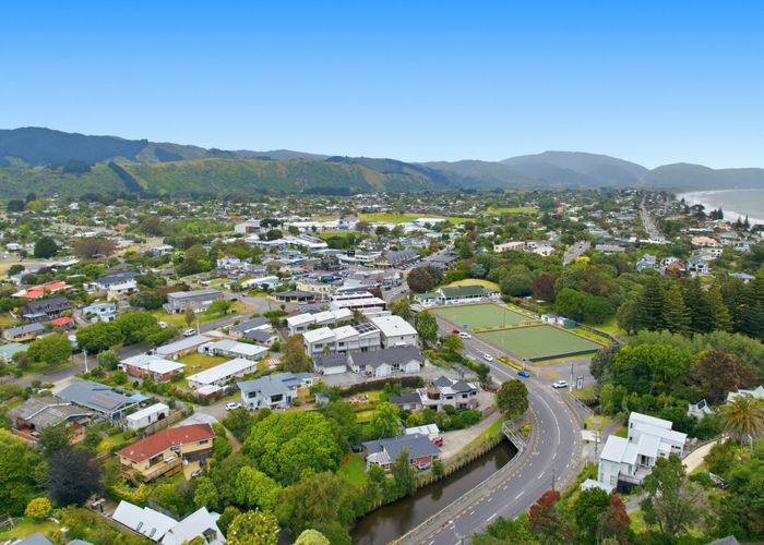  at 2 Kohutuhutu Road, Raumati Beach, Kapiti Coast, Wellington