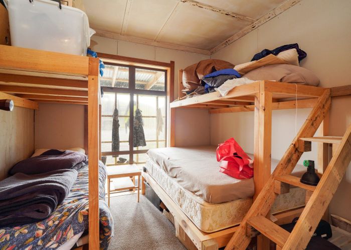  at 2686 Ohai Clifden Highway, Orawia, Otautau