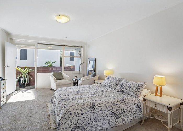  at 2/20 Shelly Beach Road, Saint Marys Bay, Auckland City, Auckland