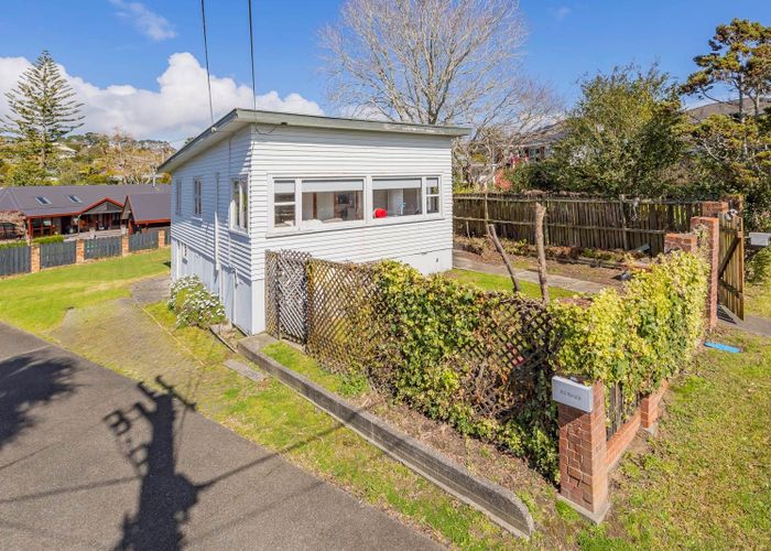  at 1/32 Ramsgate Terrace, Mairangi Bay, North Shore City, Auckland