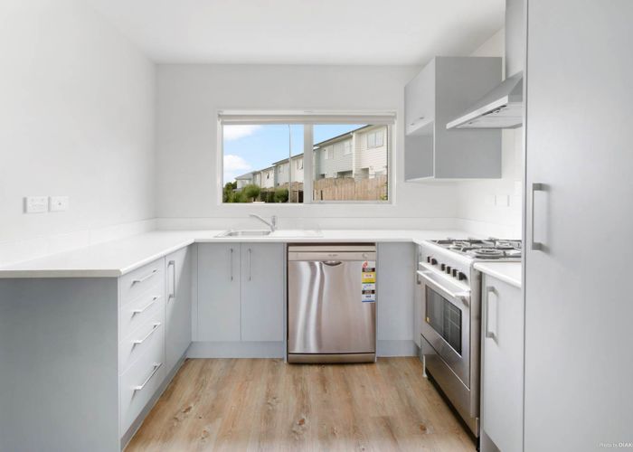  at 11 Apple Orchard Way, Sunnyvale, Auckland