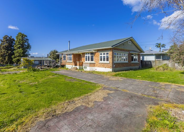  at 42 Astley Avenue, New Lynn, Waitakere City, Auckland