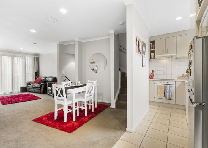  at 18/266 Shirley Road, Papatoetoe, Auckland