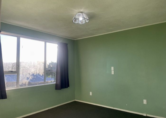  at 11 Mossburn Grove, Kelson, Lower Hutt, Wellington