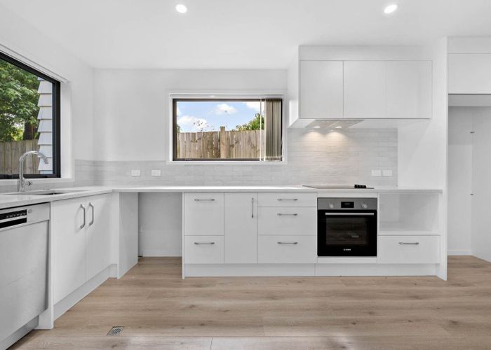  at 6D Buisson Glade, West Harbour, Waitakere City, Auckland