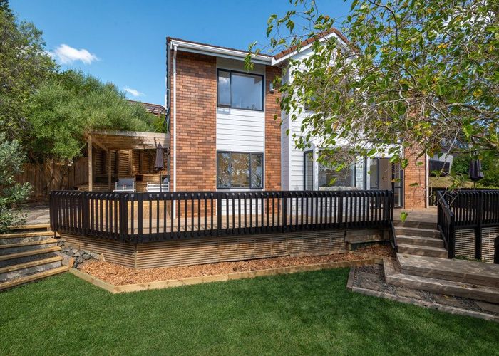  at 2/12 Helicon Place, Tōtara Vale, Auckland