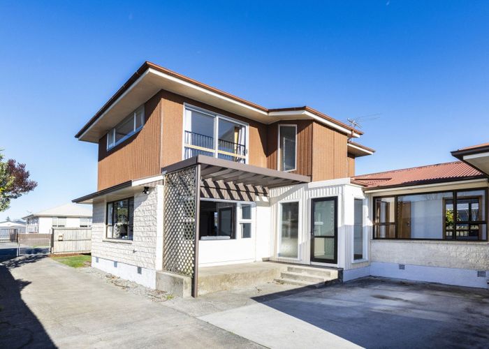  at 11 and 11A Eglinton Street, Avondale, Christchurch City, Canterbury