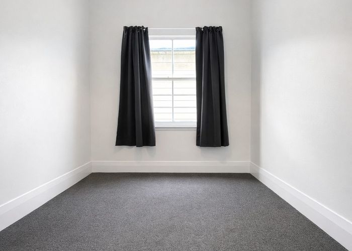  at 4 Eden View Road, Sandringham, Auckland City, Auckland