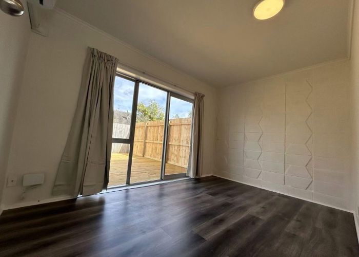  at 2/12A Lunn Avenue, Mount Wellington, Auckland City, Auckland