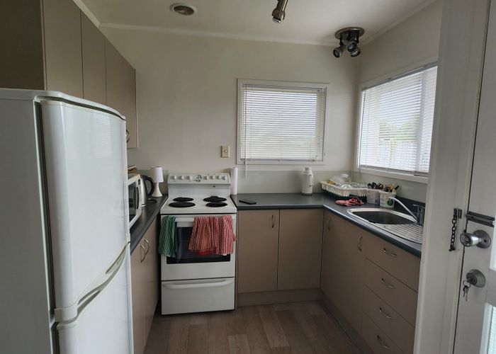  at 1/38 Whiteacres Drive, Sunnyhills, Manukau City, Auckland