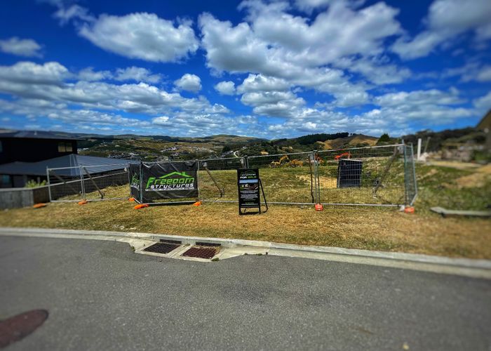  at 16 Topsail Way, Whitby, Porirua