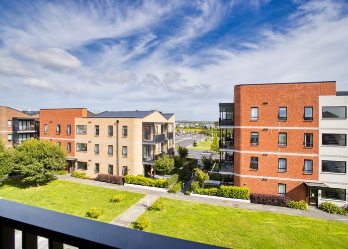  at 215/81 Mapou Road, Hobsonville, Waitakere City, Auckland