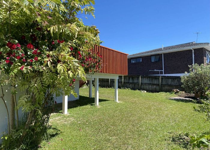  at 11 Darlington Place, Glendene, Waitakere City, Auckland