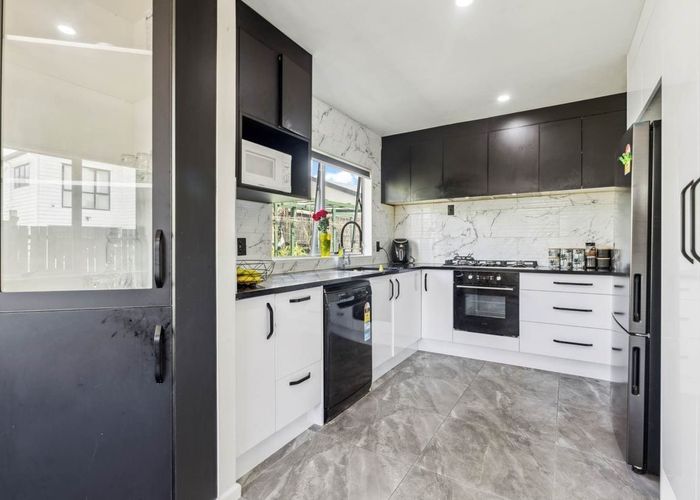  at 2/3 James Road, Manurewa, Manukau City, Auckland