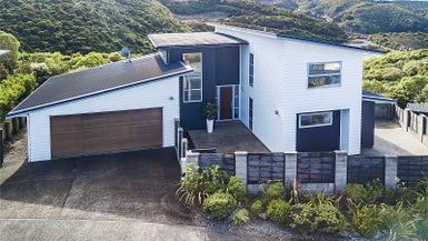  at 15 Bendigo Grove, Newlands, Wellington