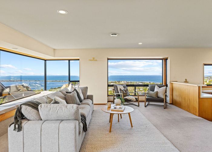  at 10 Luxton Place, Mount Pleasant, Christchurch City, Canterbury