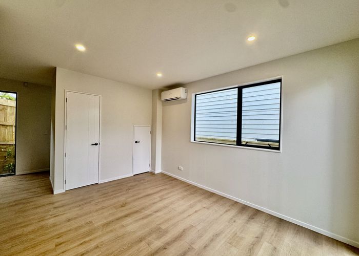  at 5 Raphael Place, West Harbour, Waitakere City, Auckland