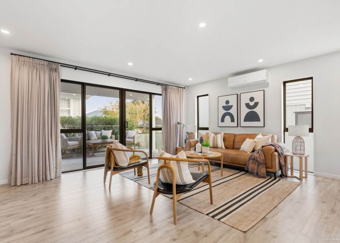  at 15B Bond Crescent, Forrest Hill, Auckland