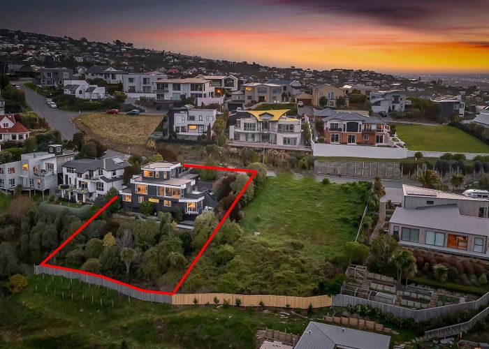  at 18 Glendevere Terrace, Redcliffs, Christchurch