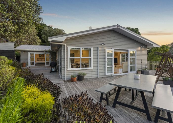  at 48 Newhaven Terrace, Mairangi Bay, North Shore City, Auckland