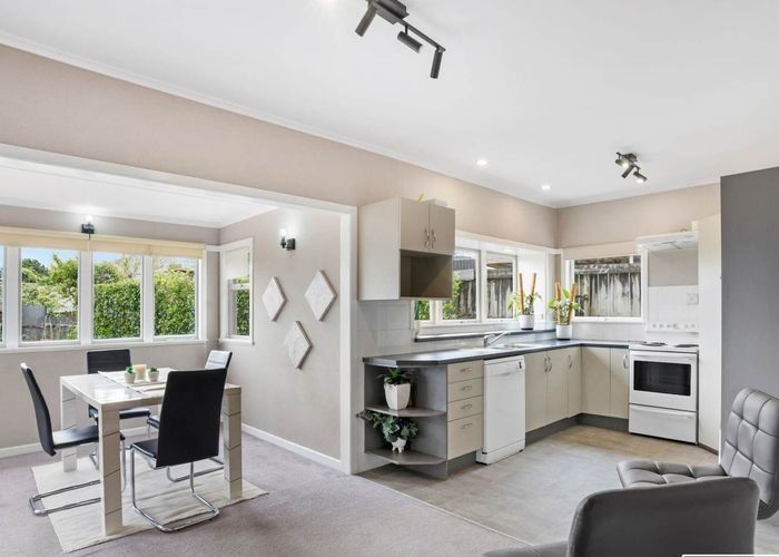  at 16 Red Hill Road, Red Hill, Papakura, Auckland