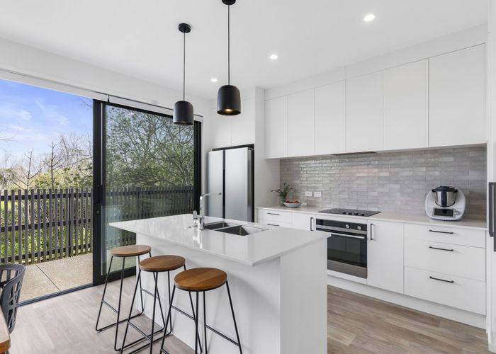  at 7 Teuila Grove, Wai o Taiki Bay, Auckland