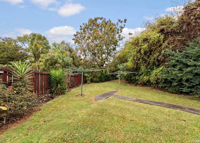  at 2/18 Wattle Road, Sunnyvale, Waitakere City, Auckland
