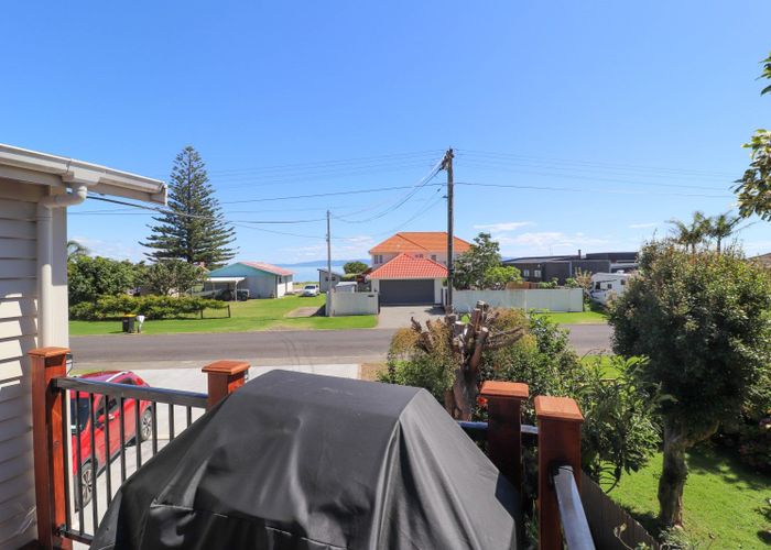  at 22 Seaview Avenue, Te Puru, Thames