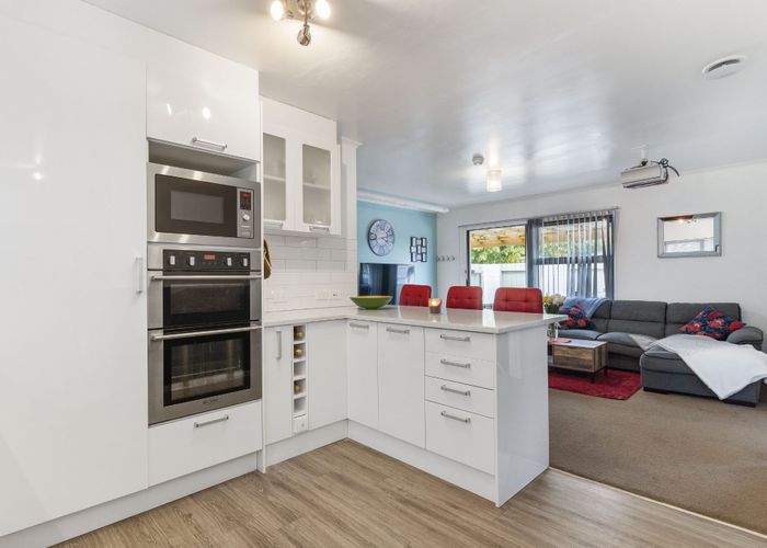 at 1/37 Simon Ellice Drive, Bayview, Auckland