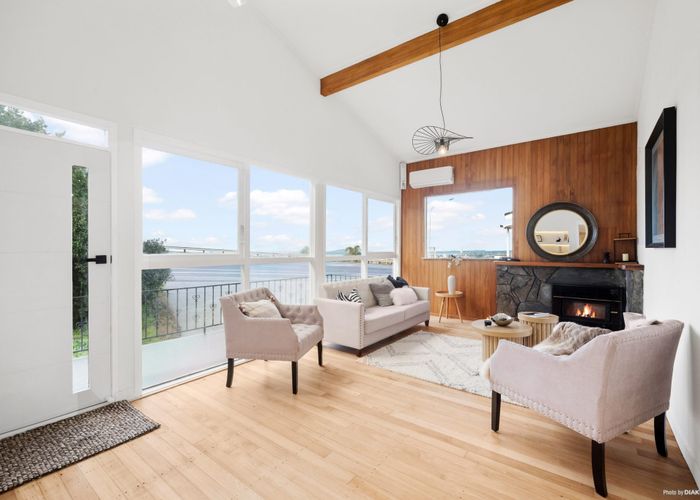  at 612 Glenfield Road, Bayview, Auckland